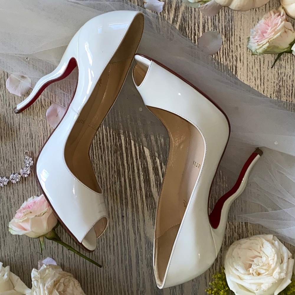 CHRISTIAN LOUBOUTIN JOLLYB WHITE SQUIGGLE HEELS